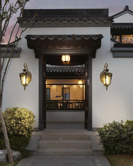 Heritage Outdoor Wall Lamp