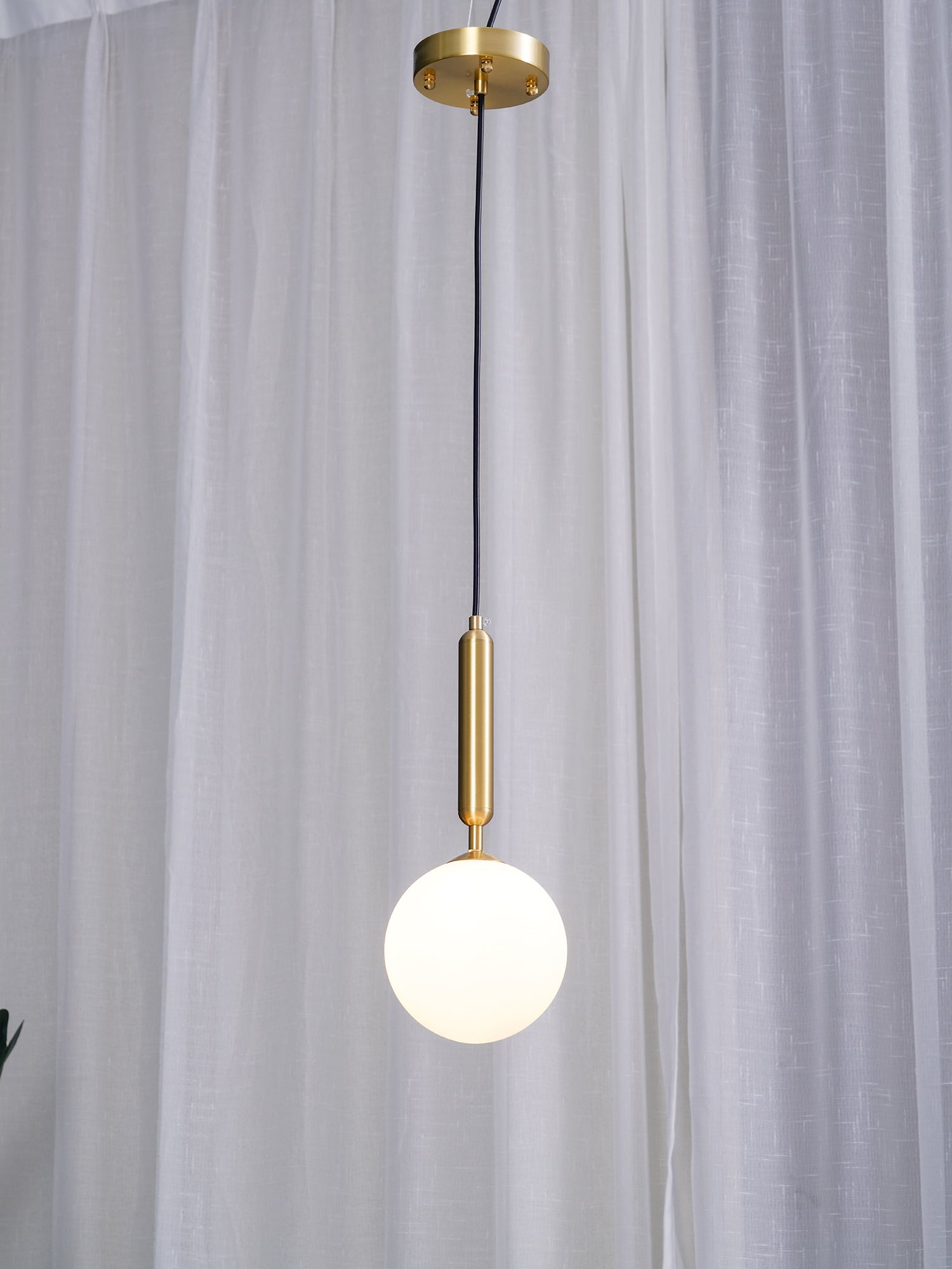 Miira Pendant Light
