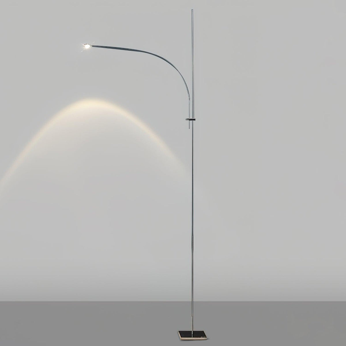 Metal Body Graceful Floor Lamp