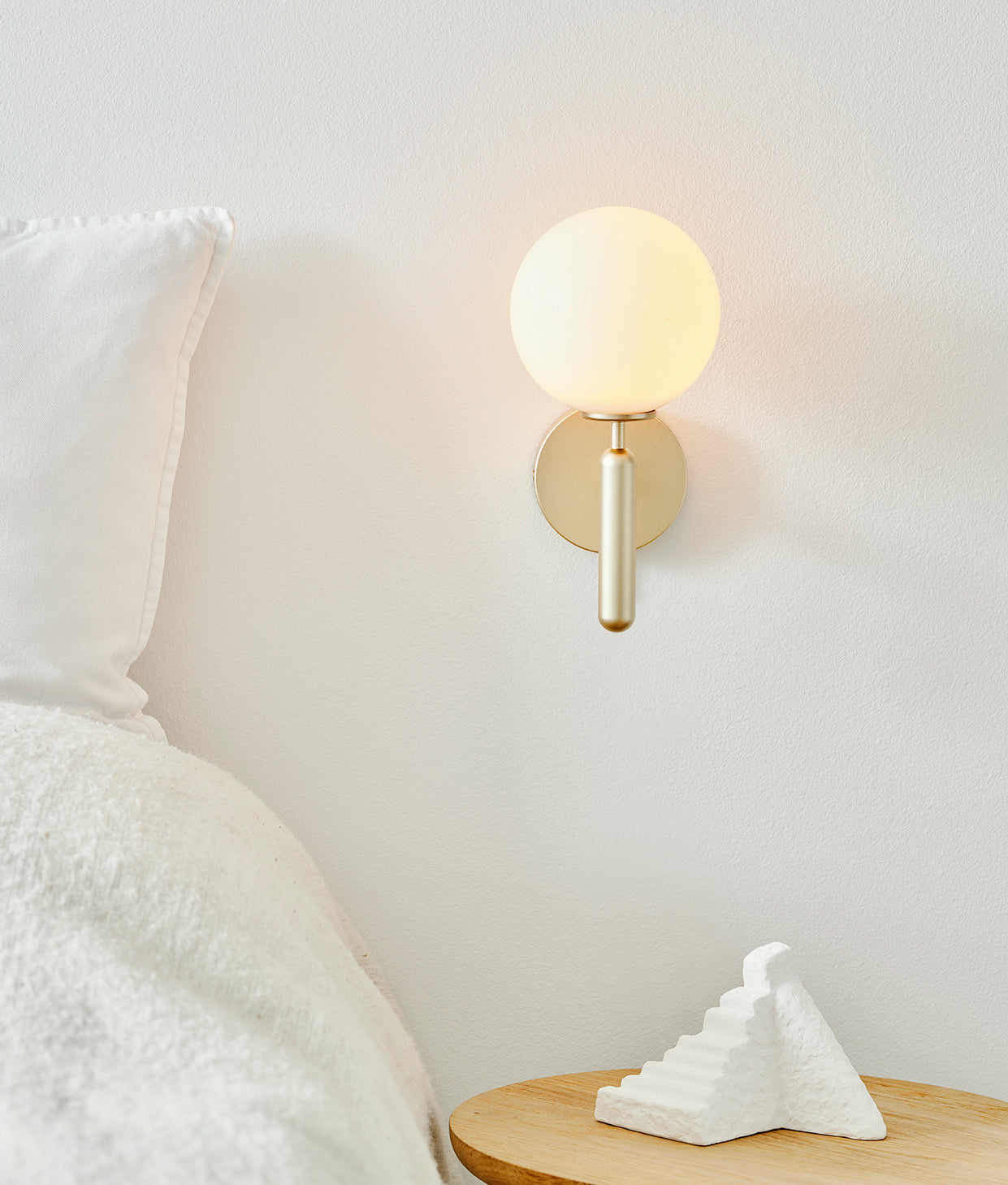 Miira Wall Light